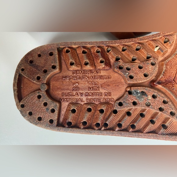 Kids Slide-on Sandals - Picture 7 of 7